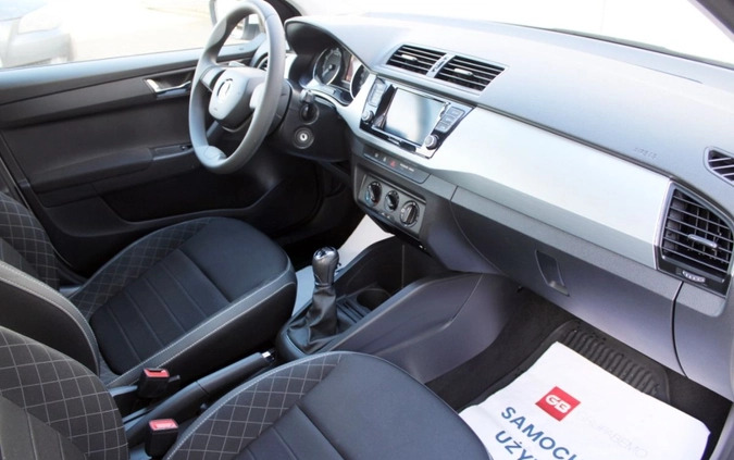 Skoda Fabia cena 51900 przebieg: 79272, rok produkcji 2021 z Kazimierz Dolny małe 352